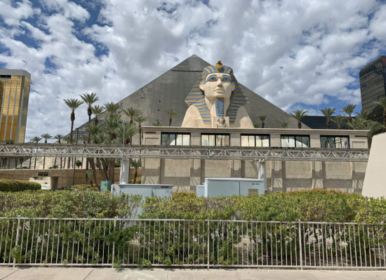 Las Vegas Best Hotel Room Rates for the Luxor Las Vegas Right Here